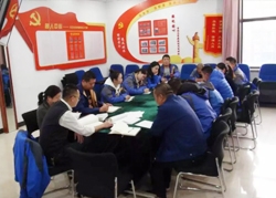 《萬(wàn)和黨建新動(dòng)態(tài)》 萬(wàn)和項(xiàng)管黨支部召開(kāi) “不忘初心、牢記使命”專題組織生活會(huì) 并開(kāi)展民主評(píng)議黨員會(huì)議